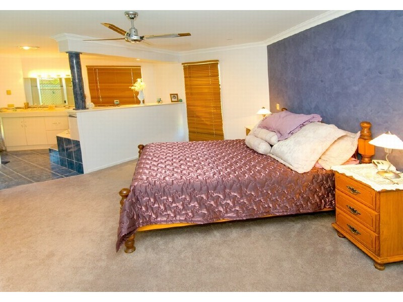 76 Angela Road, Rockyview QLD 4701