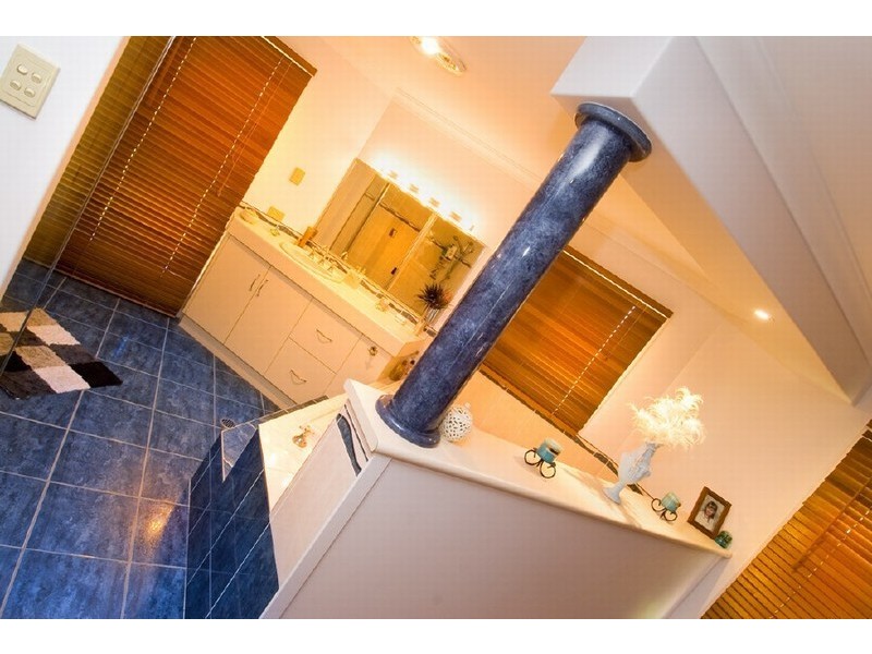 76 Angela Road, Rockyview QLD 4701