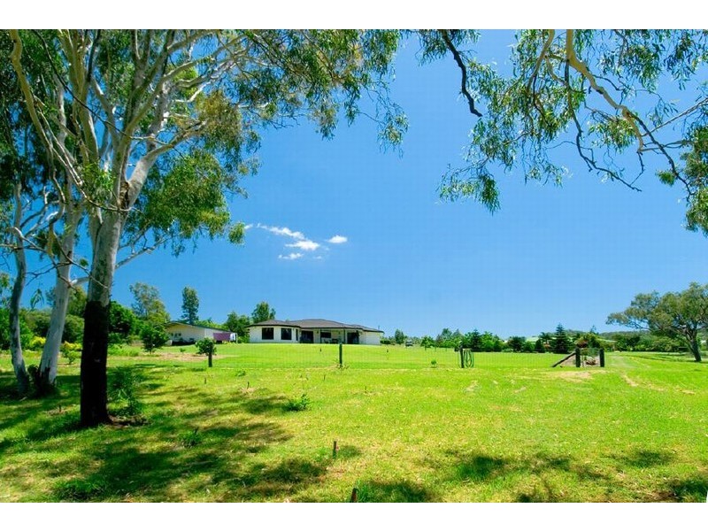 76 Angela Road, Rockyview QLD 4701