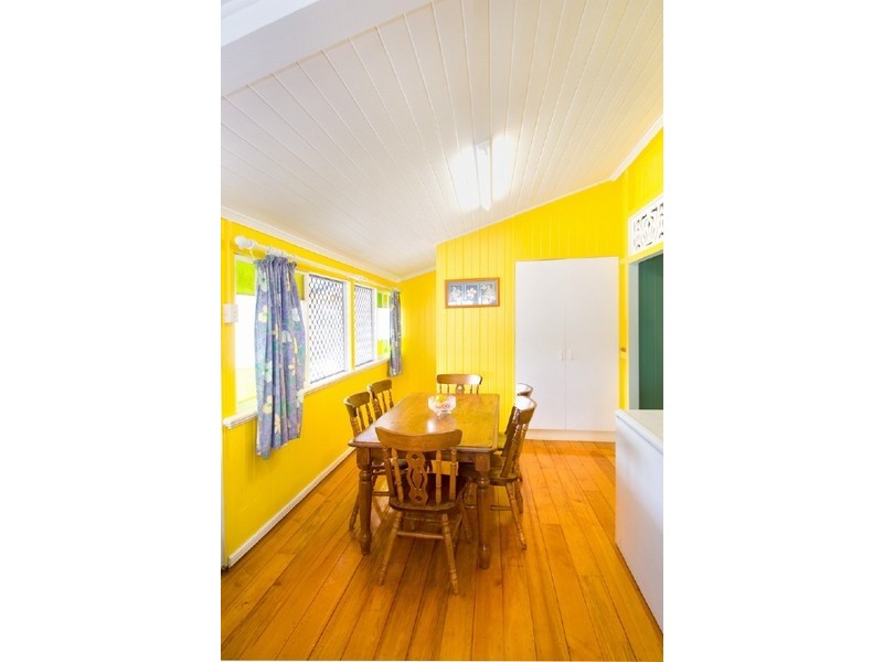 21 Main Street, Park Avenue QLD 4701