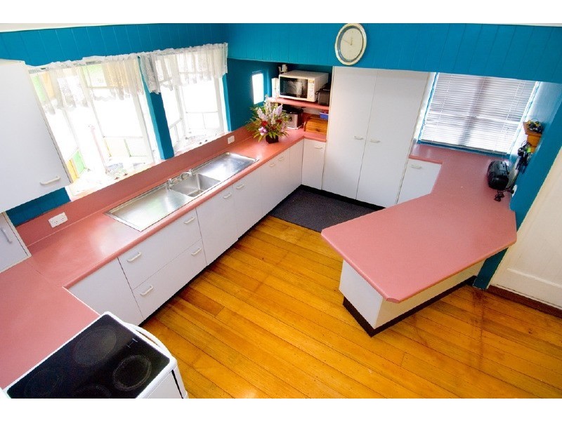 21 Main Street, Park Avenue QLD 4701