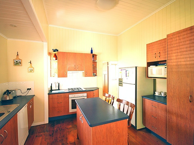 2 Athelstane Street, The Range QLD 4700