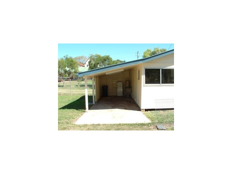 52 Dee Street, Mount Morgan QLD 4714