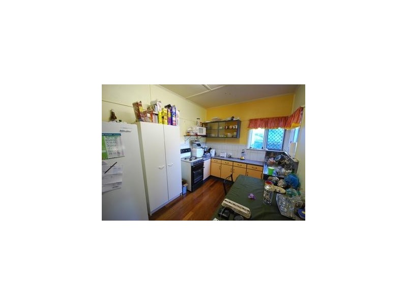 30 Tung Yeen Street, Park Avenue QLD 4701