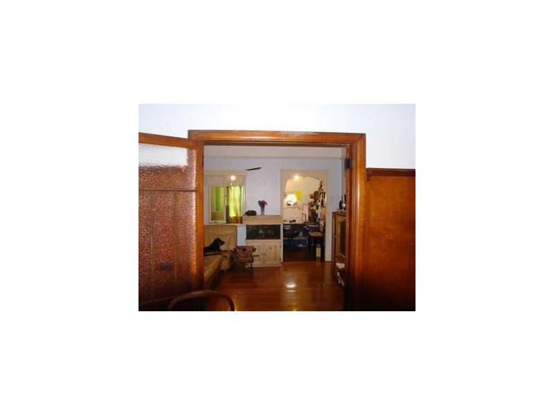 96 Livingstone Street, Berserker QLD 4701