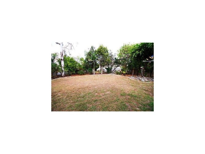 2 Davis Street, The Range QLD 4700