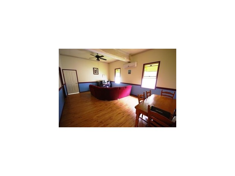 35 Charles Street, Berserker QLD 4701