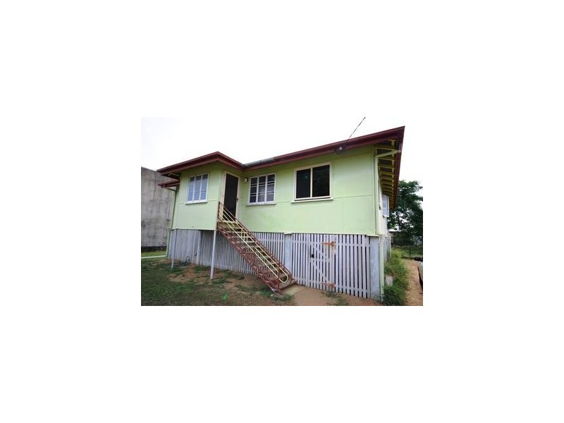 35 Charles Street, Berserker QLD 4701