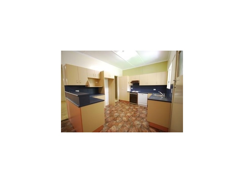 25 Underwood Street, Park Avenue QLD 4701