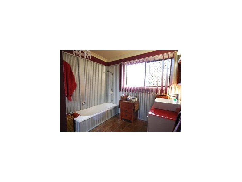 88 West Street, The Range QLD 4700