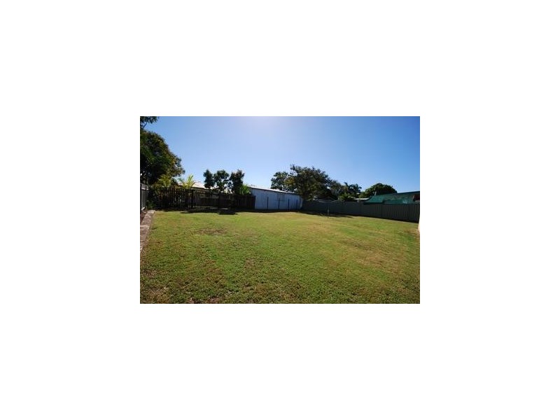 122 Park Street, Park Avenue QLD 4701