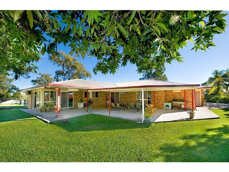 8 Samuel Crescent, Parkhurst QLD 4702