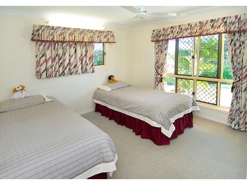 8 Samuel Crescent, Parkhurst QLD 4702