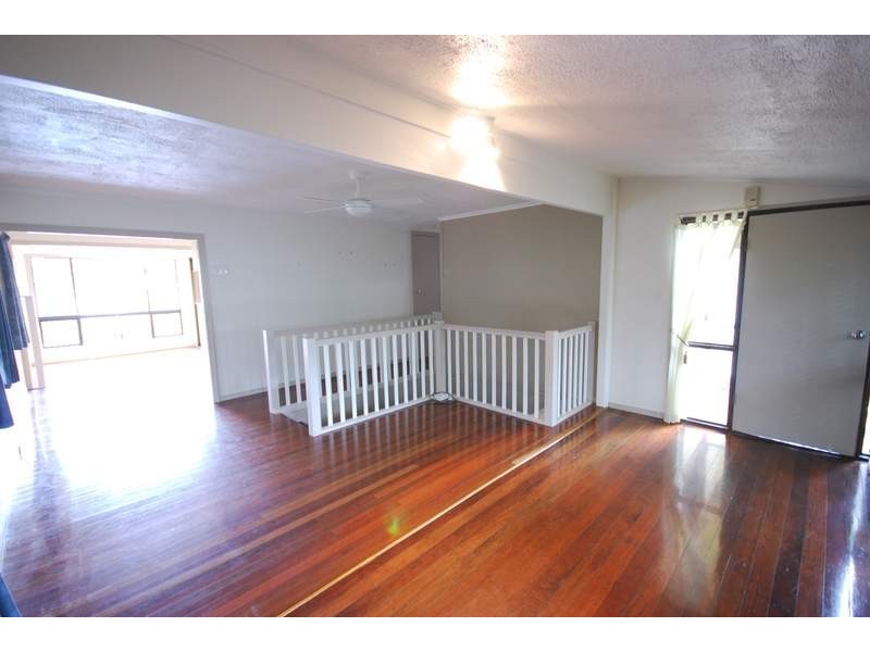 28 Queen Street, The Range QLD 4700