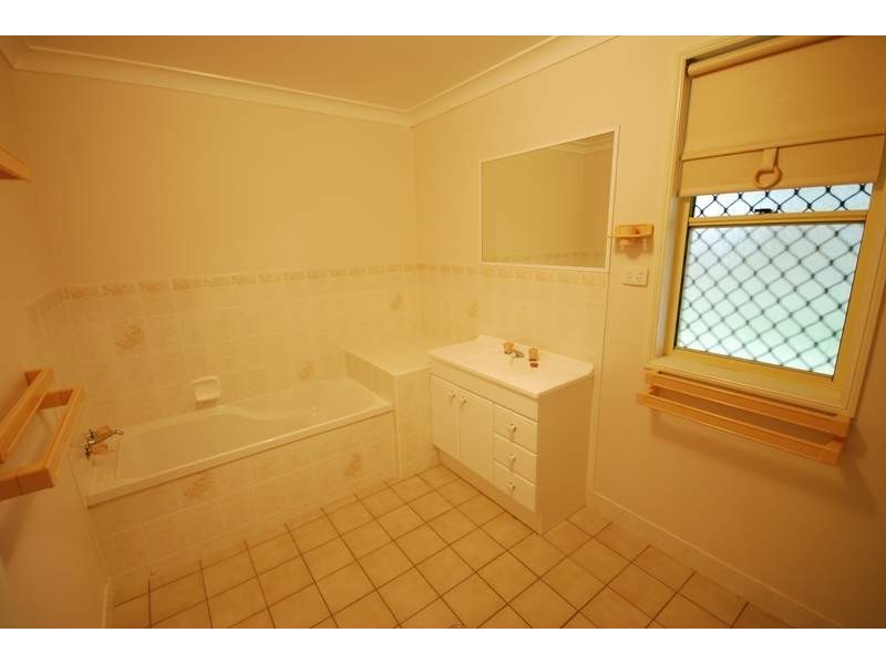 4 Hotham Close, Parkhurst QLD 4702