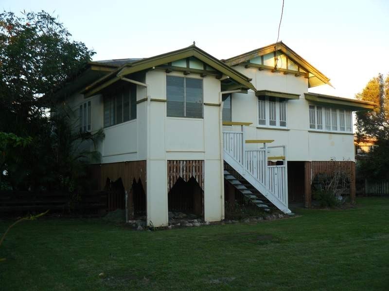 4 Lloyd Street, Park Avenue QLD 4701