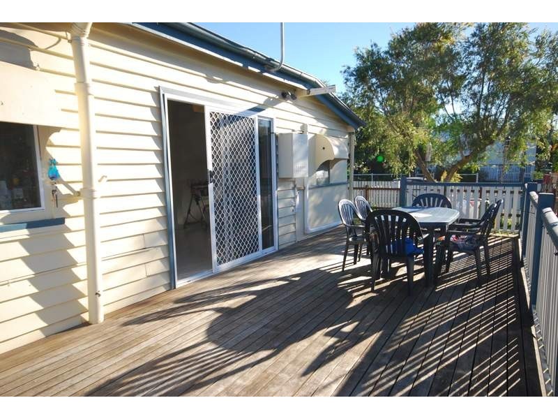 246 Hutton Street, Berserker QLD 4701