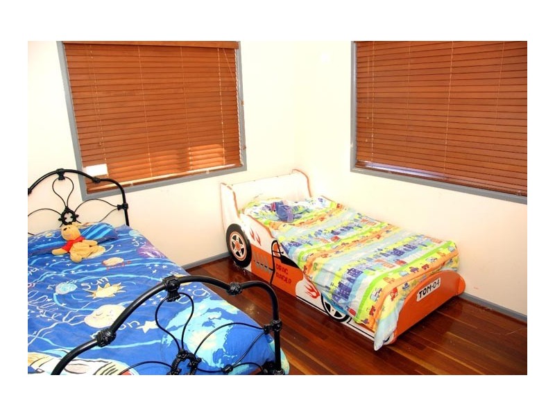 20 Booker Street, Park Avenue QLD 4701