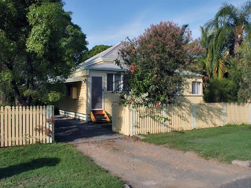 13 Burnett Street, Berserker QLD 4701