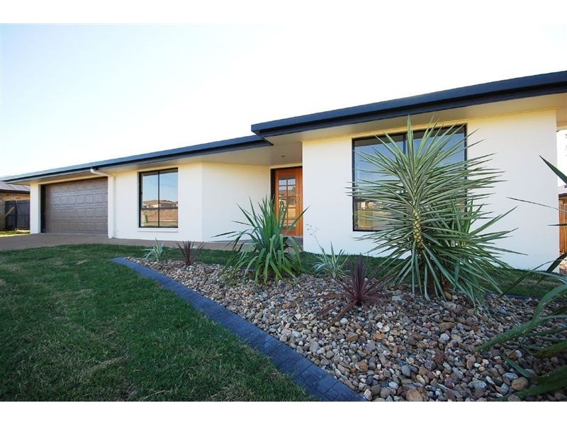 9 John Oxley Drive, Gracemere QLD 4702