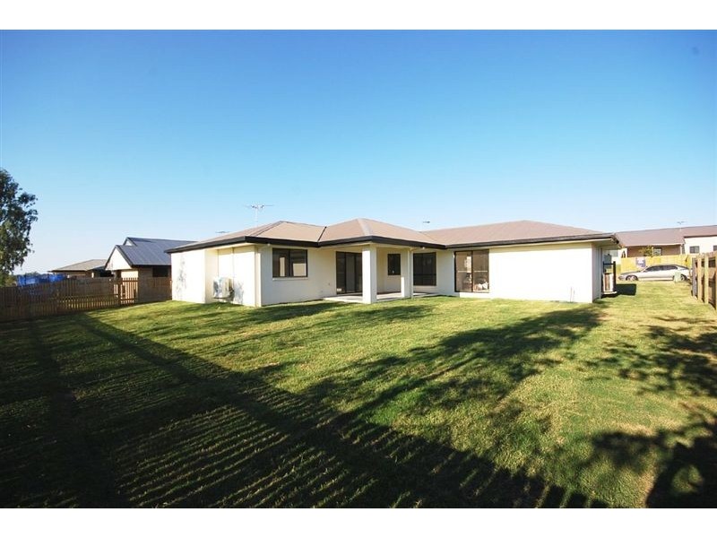 9 John Oxley Drive, Gracemere QLD 4702