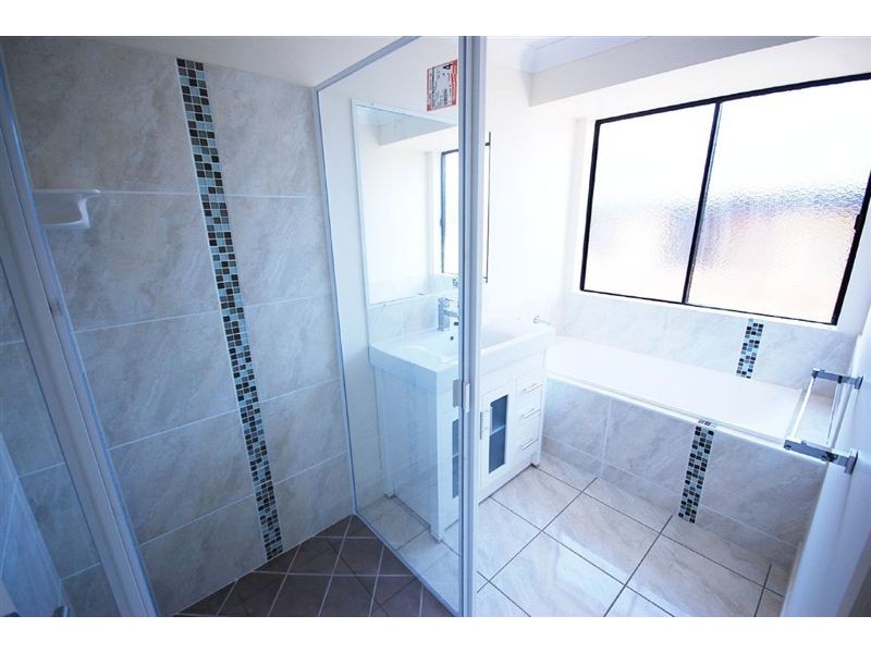 9 John Oxley Drive, Gracemere QLD 4702