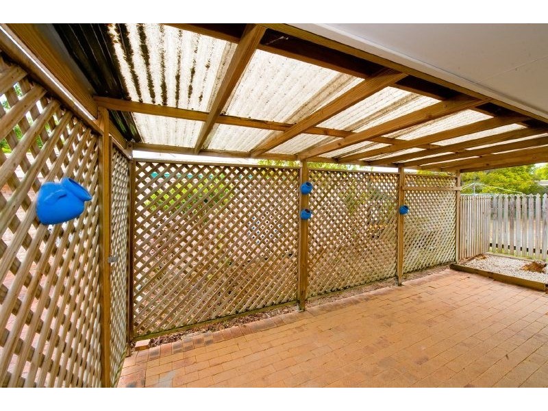 2/110 High Street, Berserker QLD 4701