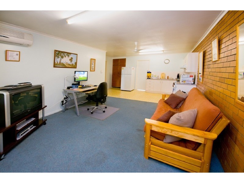 16 Kerr Street, Park Avenue QLD 4701