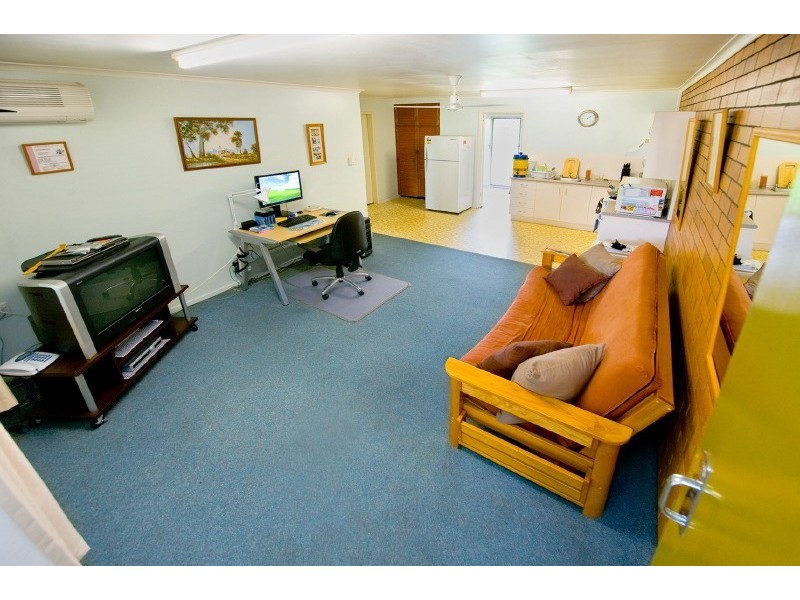 16 Kerr Street, Park Avenue QLD 4701