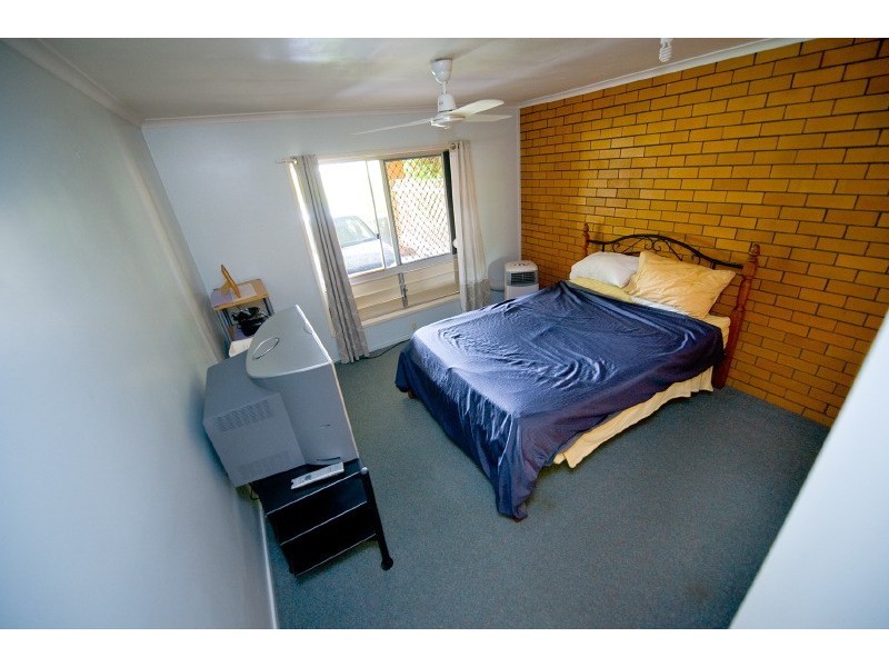 16 Kerr Street, Park Avenue QLD 4701