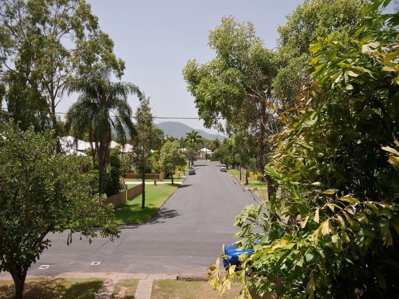 25 Woodville Street, Wandal QLD 4700