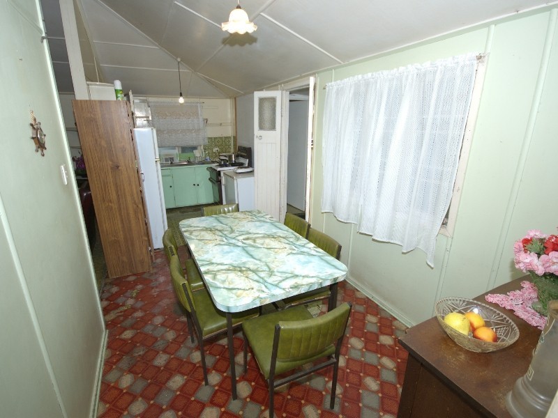 22 Tung Yeen Street, Park Avenue QLD 4701