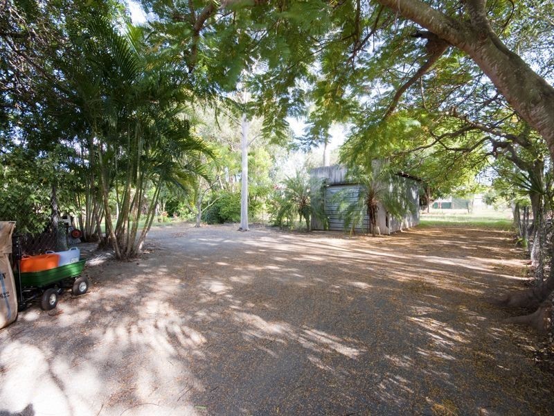 27 Lauga Street, Park Avenue QLD 4701