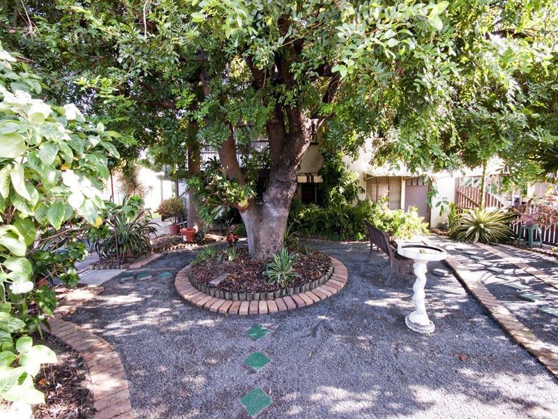 27 Lauga Street, Park Avenue QLD 4701