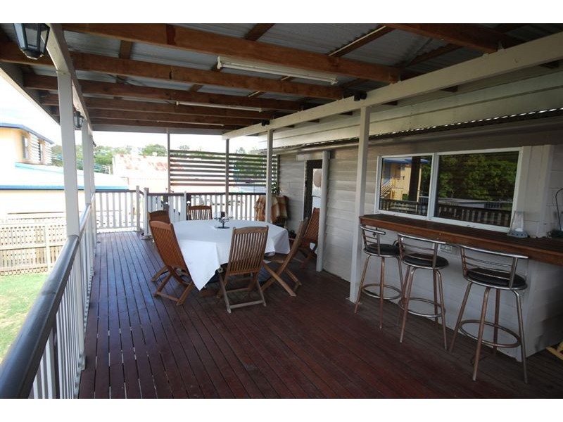 8 Berserker Street, Berserker QLD 4701