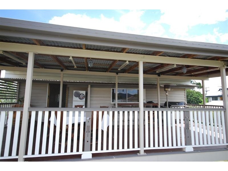 8 Berserker Street, Berserker QLD 4701