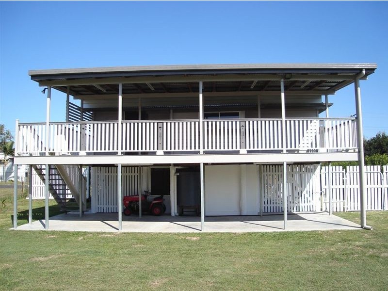 8 Berserker Street, Berserker QLD 4701