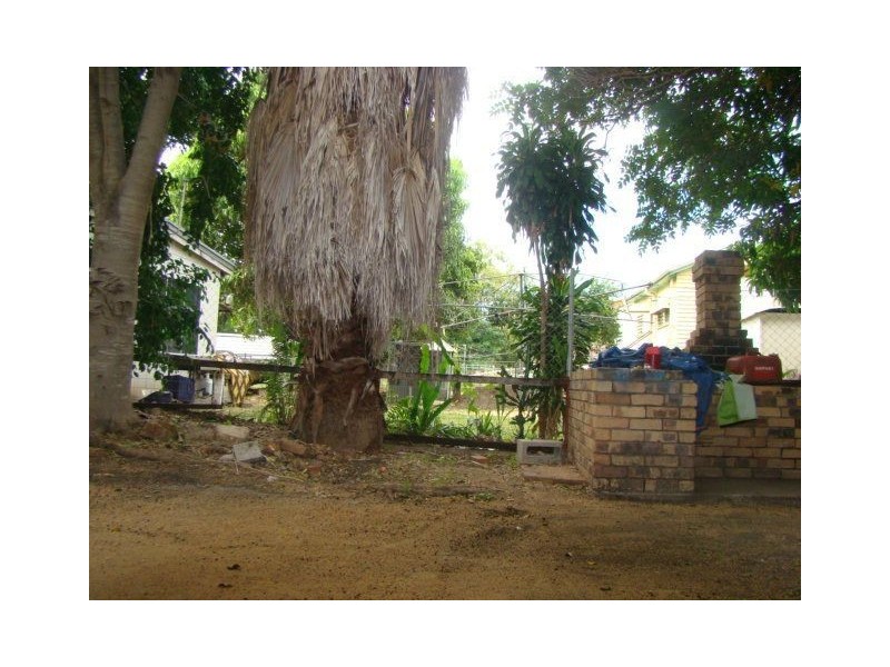 3 South Street, Depot Hill QLD 4700