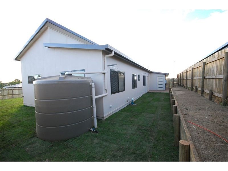 2 Mitchell Court, Gracemere QLD 4702