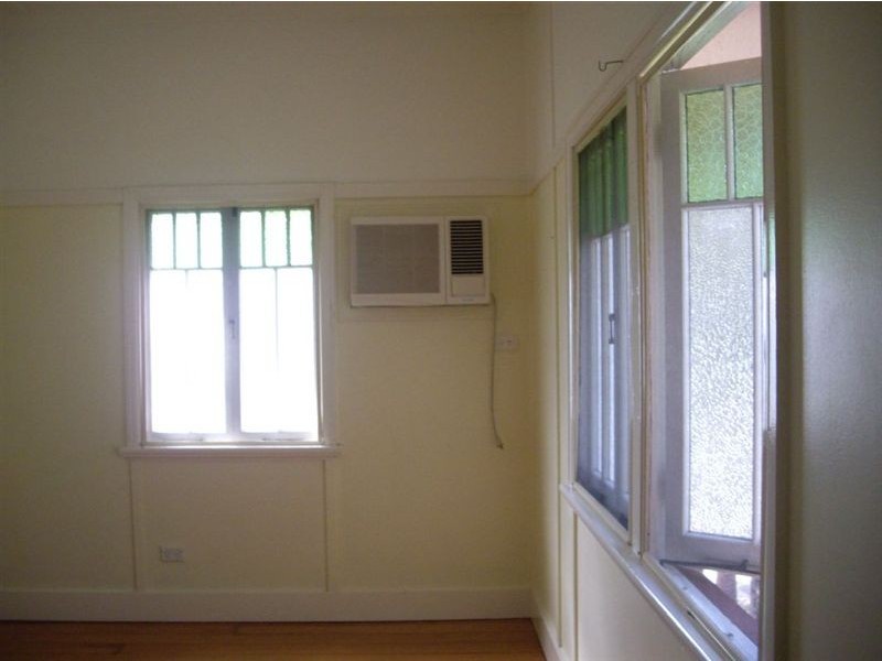 35 spencer, The Range QLD 4700