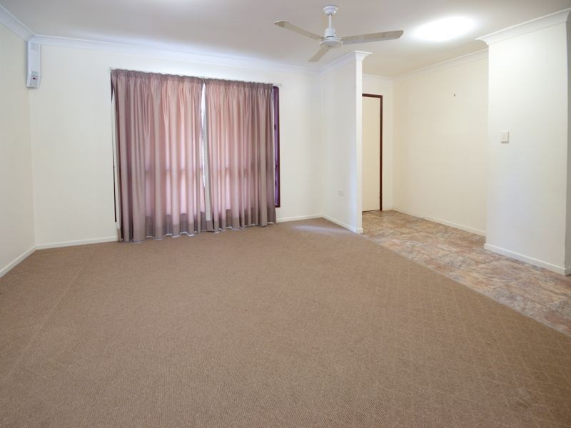 8 Wentworth Terrace, The Range QLD 4700