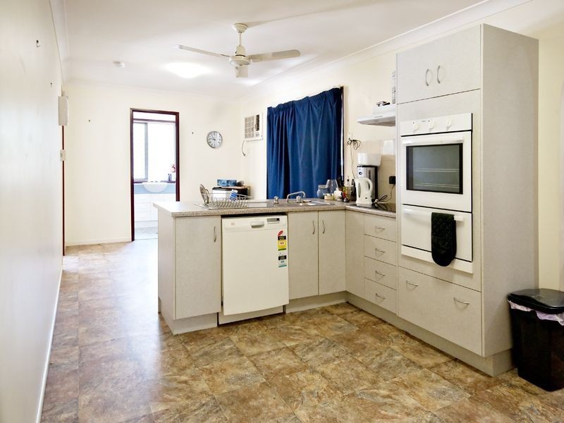 8 Wentworth Terrace, The Range QLD 4700