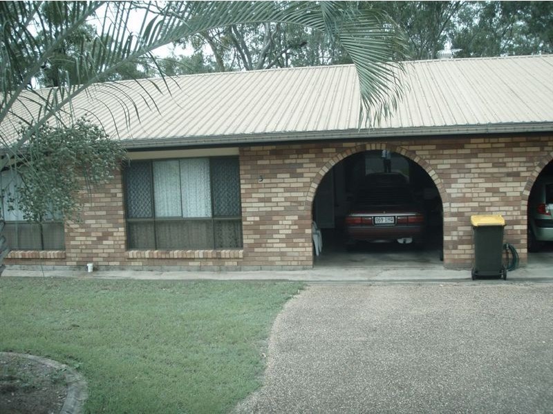 3/7 Snell, Koongal QLD 4701