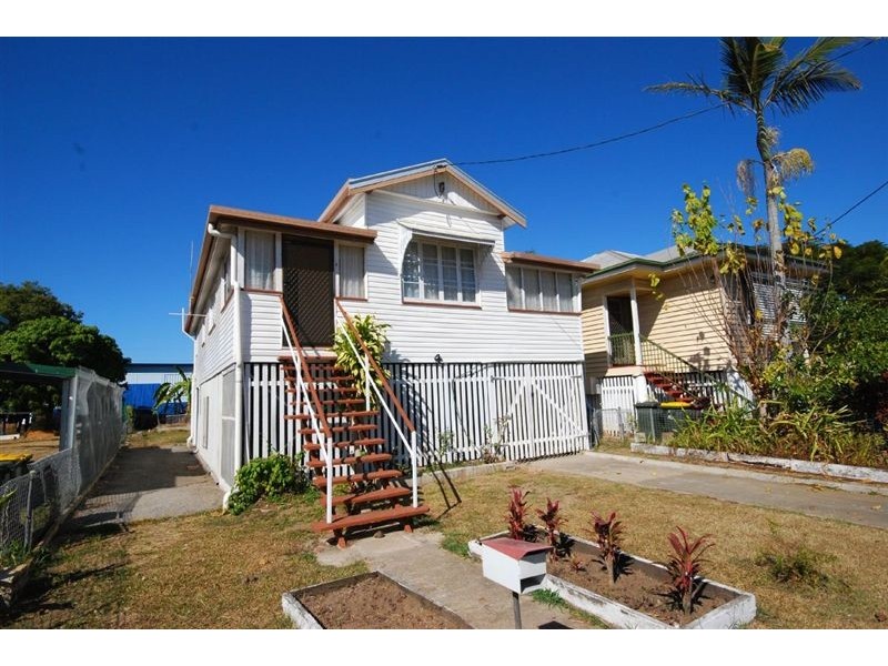 4 Tung Yeen Street, Park Avenue QLD 4701