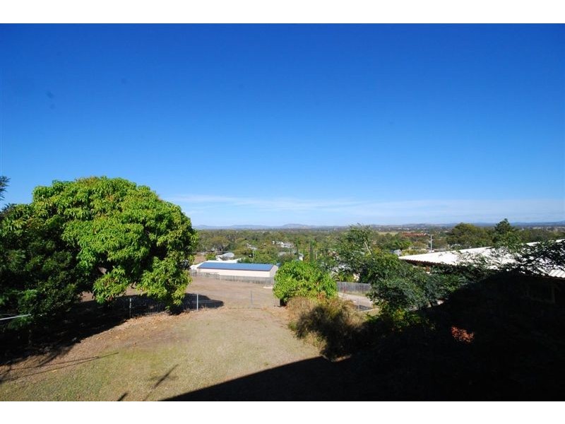13 Bowen Terrace, The Range QLD 4700