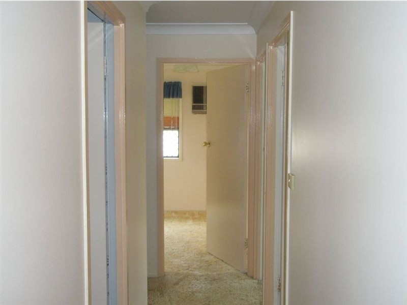 82 kershaw, Park Avenue QLD 4701