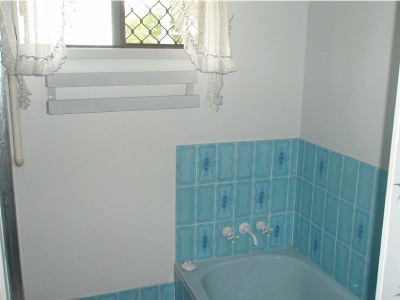 82 kershaw, Park Avenue QLD 4701