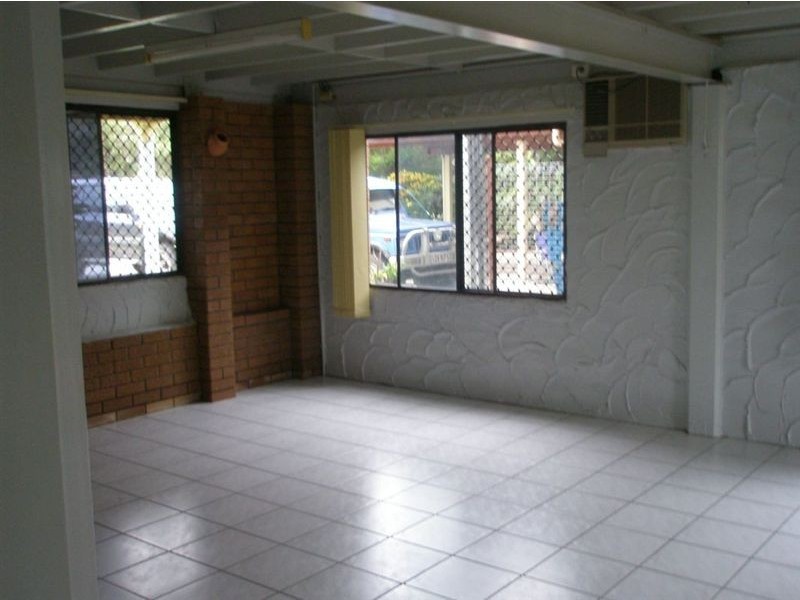 82 kershaw, Park Avenue QLD 4701
