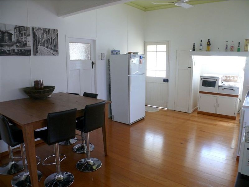 69 Livingstone Street, Berserker QLD 4701