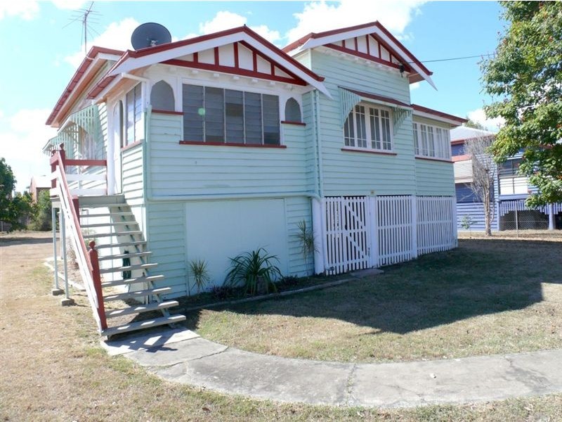 69 Livingstone Street, Berserker QLD 4701